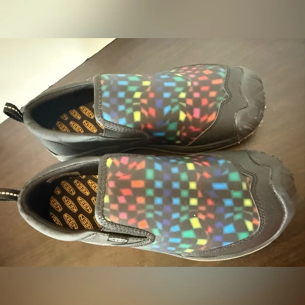 Keen vibrant rainbow